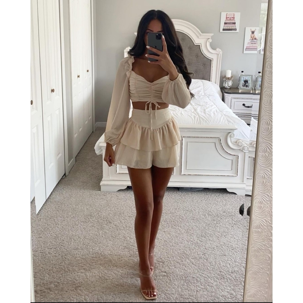 Beige Ruffle Set